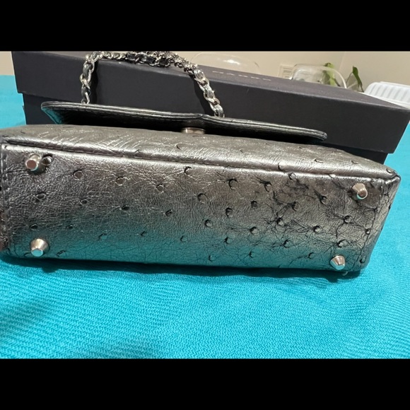 LANA MARKS BAG MEDIUM CHAIN METALLIC
PLATINUM OSTRICH LEATHER HANDBAG - Picture 6 of 8